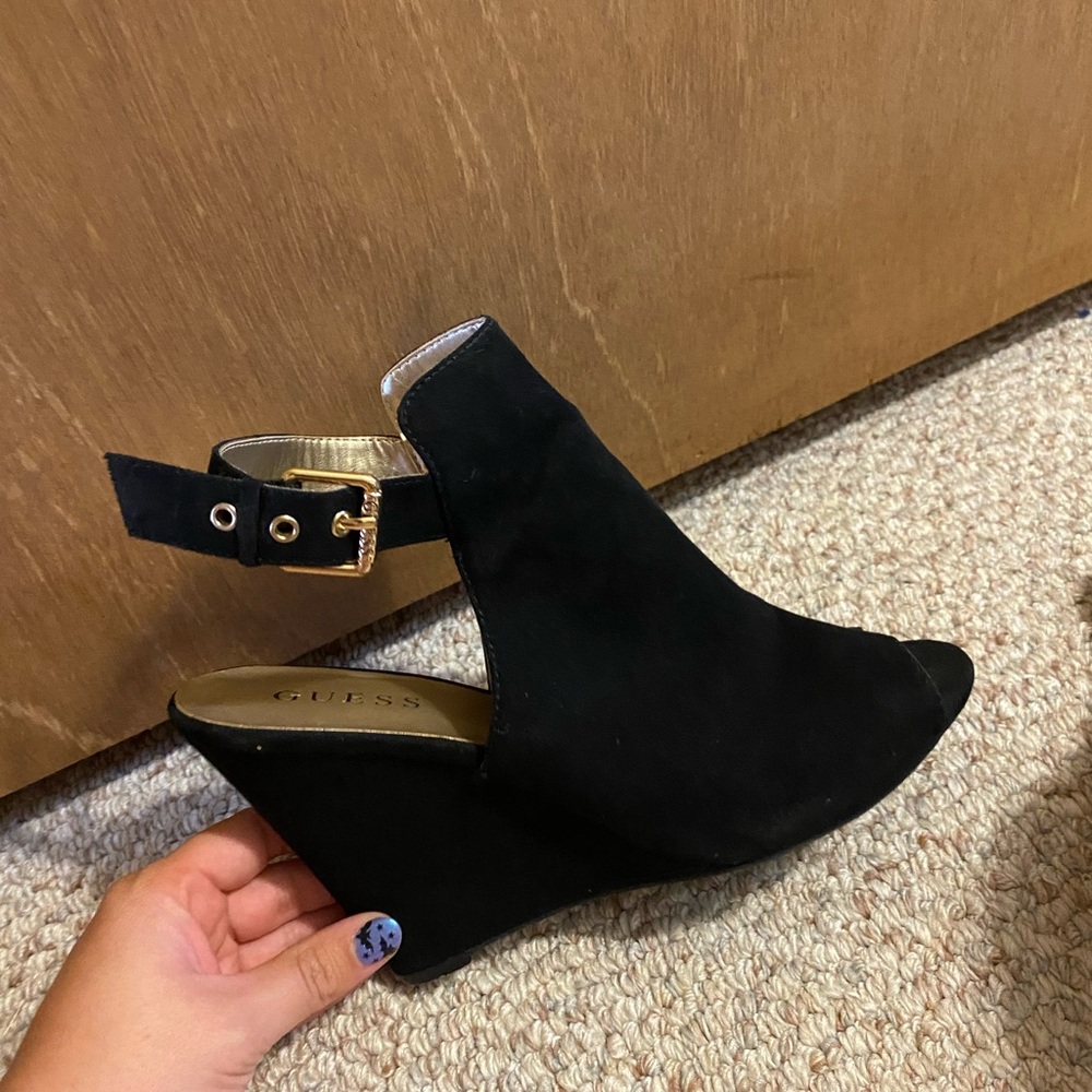Guess Size 9
